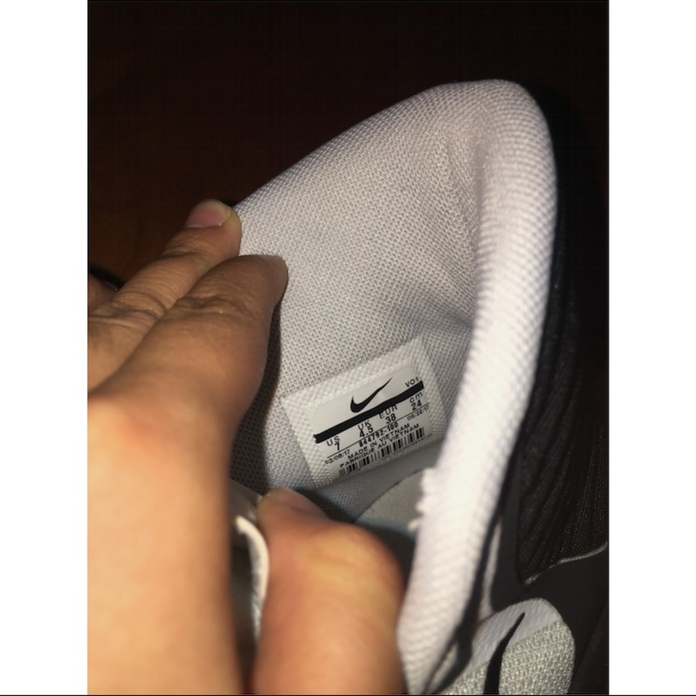 nike legend basketball shoes